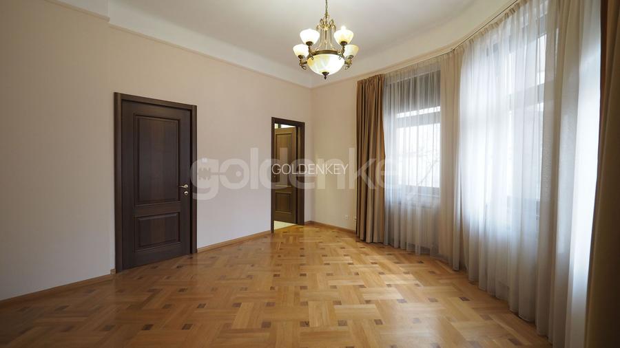 Apartament somptuos tip duplex cu 5 camere si gradina de 300mp - 8