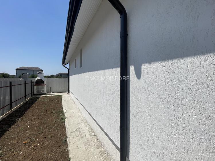 Clinceni, casa pe parter, 80mp, 3 camere, 2 bai, utilități - 15