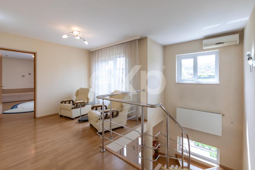 Casă/vilă de vânzare 5 camere, teren 1275 mp, Sărată, Bacău