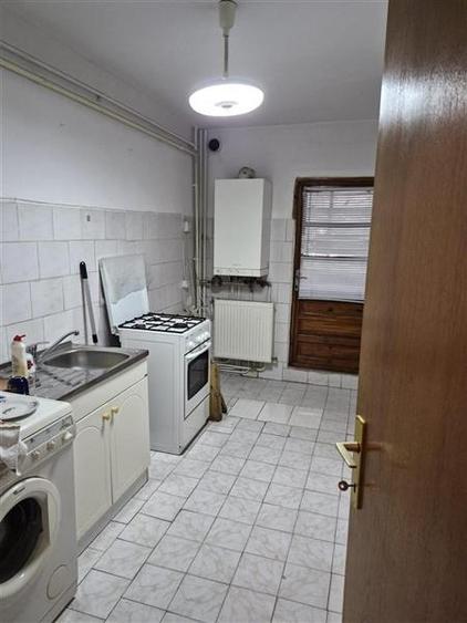 Apartament 2 camere semidecomandat, zona Bistrita Lac