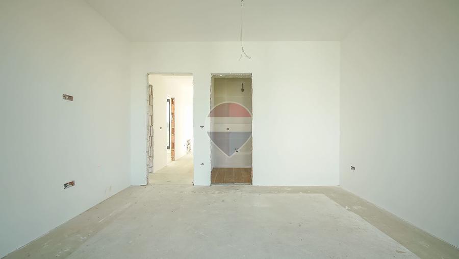 Casă / Vilă cu 4 camere de vânzare în zona Ghimbav Livada
