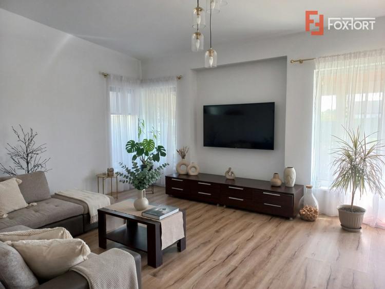 Casa individuala cu 5 camere, garaj si teren de 772 mp - zona Ghiroda