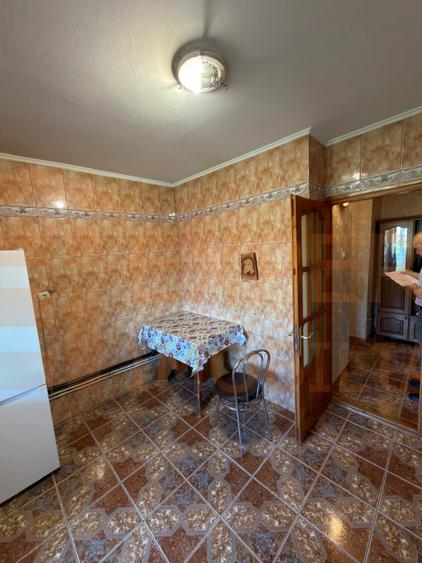Apartament 3 camere de vanzare | Casa de Cultură | Decomandat