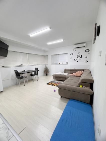 Casa individuala , 3 garaje , terasa , 352mp utili, zona Dambu Rotund