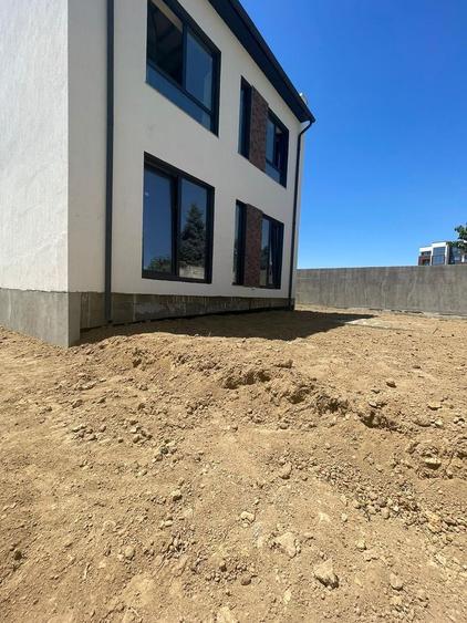 Casa de vanzare zona Carrefour