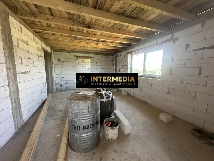 Casa in Rosu Teren 570 mp sau 1134 mp Terasa mare imprejmuit Barabant Alba