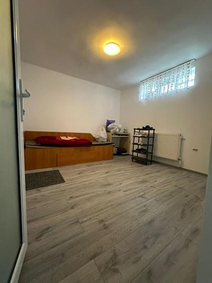 Casa Parter+Mansarda, zona Islaz.