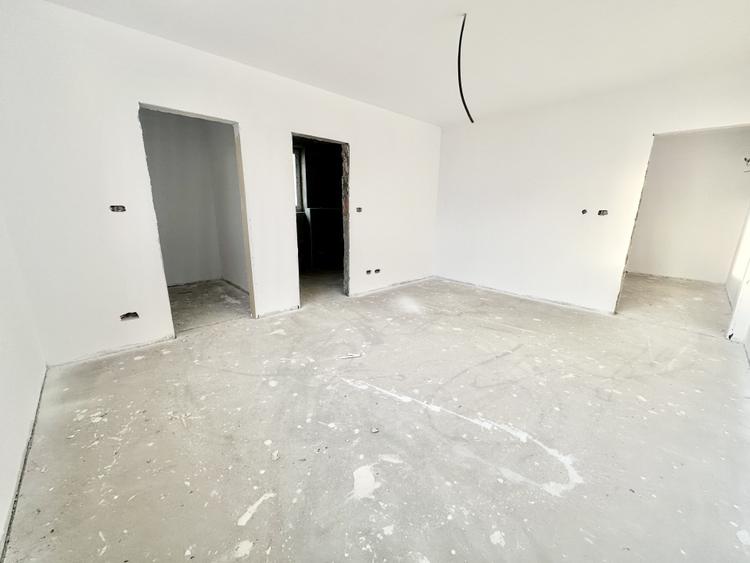 Duplex cu 3 camere - Curte generoasa 443 mp - Mosnita