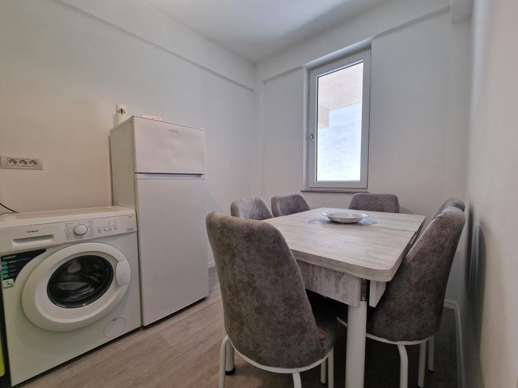 Mamaia Nord(Leon Beach)- 2 camere decomandate mobilat-utilat-98.000euro