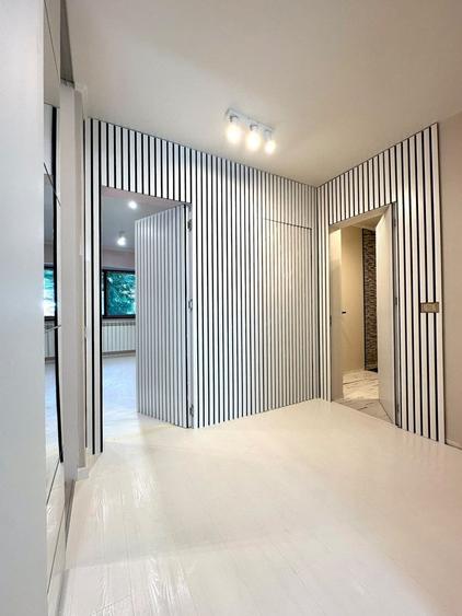 STADION, 3 CAMERE, 77 MP ,LIBER, PRET 225000 EURO