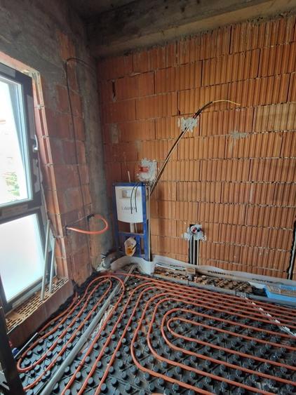 Vila lux, str Pădurii-Lebada, 5 camere, 3 bai, curent 380 kw, COMISION 0padurii
