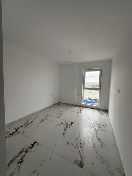 Apartament cu 3 camere decomandat-85 mp-3 minute de metrou Berceni