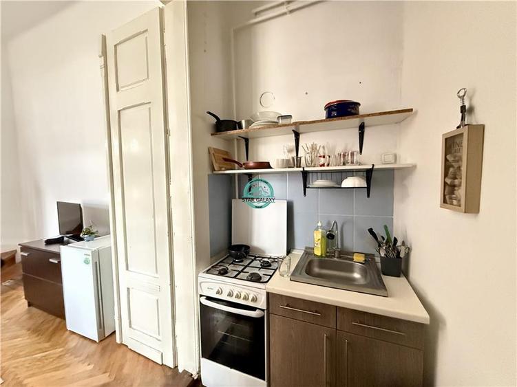 Vanzare apartament - 2 camere - impartit in 2 garsoniere in Centru