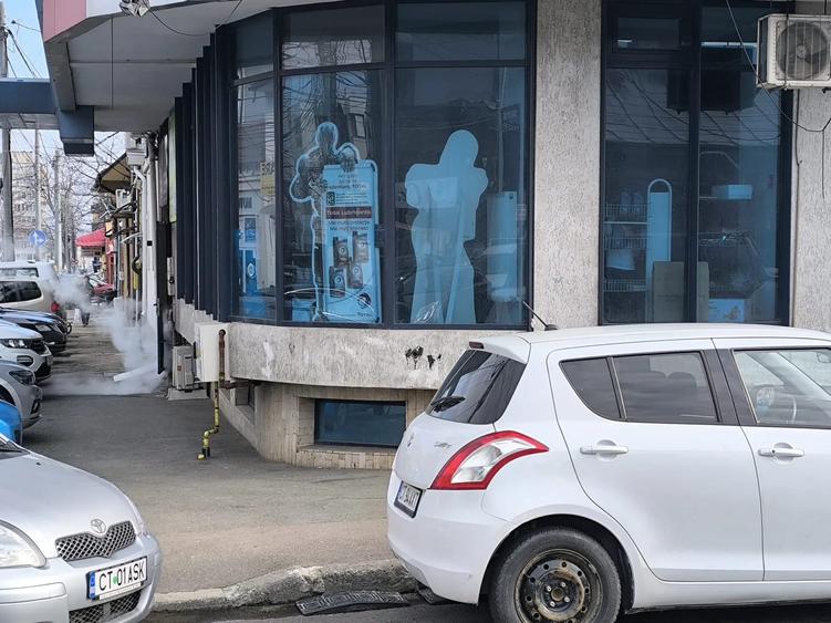 CENTRU ATELIERELOR -Spatiu comercial cu suprafata vitrata mare