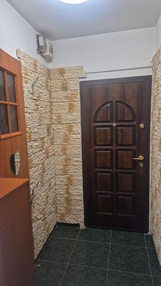 Ap 2 camere decomandat 51mp etaj 1/4  fara balcon