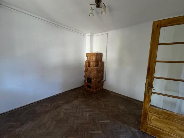 Vanzare Casa 3 Camere - Zona Ana Ipatescu, Langa Penitenciar