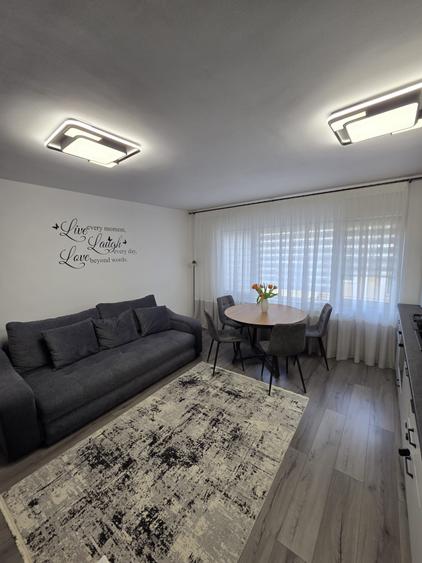 Apartament cu 2 camere, parcare, zona Academiei De Muzica