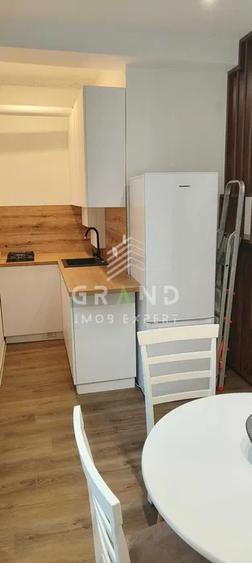 Apartament 2 camere | Str. Horea | Semicentral | Parcare în curte