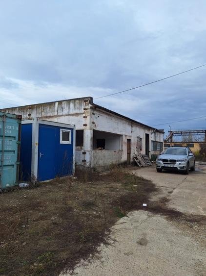 Hale de vanzare cu o suprafata totala de 5440 mp