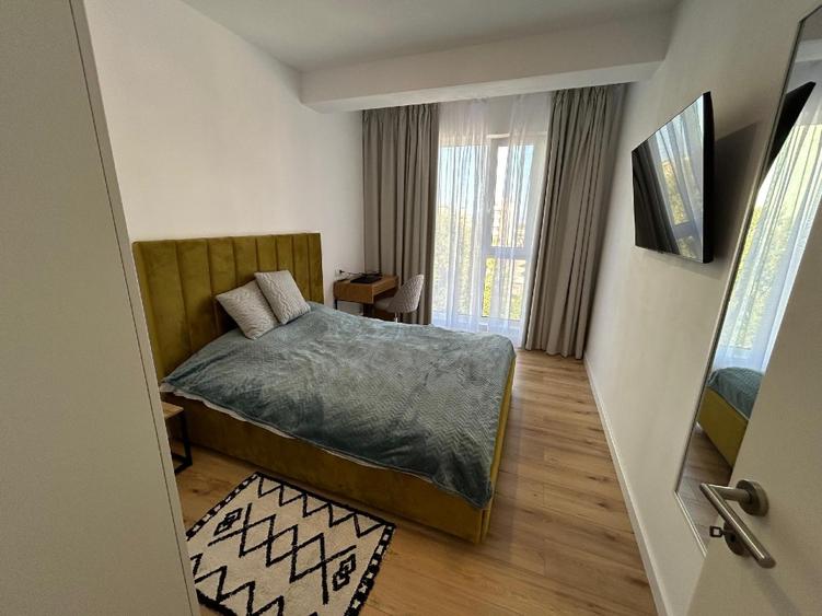 Apartament 3 camere, 2 bai , terasa, 2 locuri parcare subteran + boxa