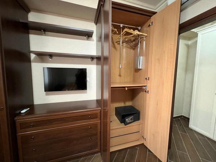 Apartament 3 camere 2 bai intrare Mamaia pe partea cu marea Mobilat utilat Lux