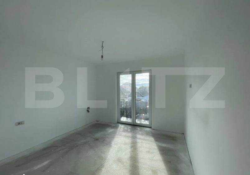 Spațiu Dublu: Apartament + Pod + 4 Locuri de Parcare, Giarmata VII