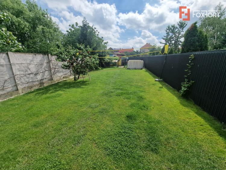Duplex de vanzare cu 4 camere, cu teren de 303 mp, Ghiroda