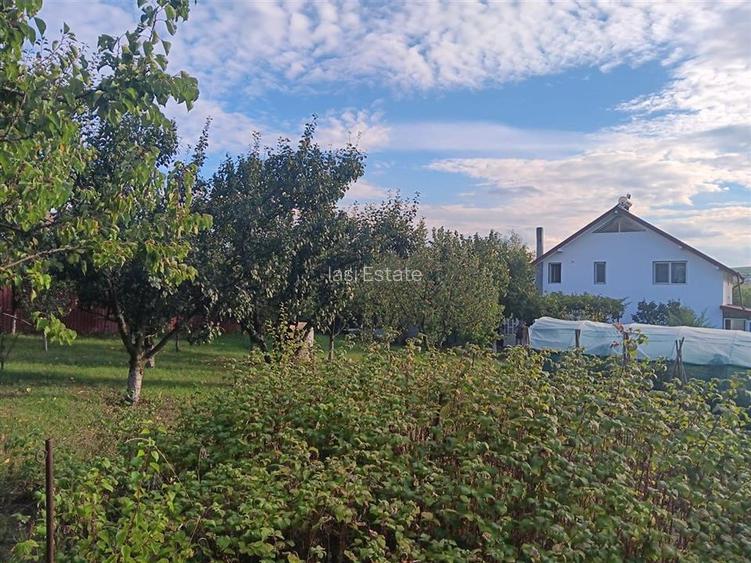Dorobant VILA D+M+Pod  SU = 200mp  TEREN 1200mp amenajat (pot locui doua familii - 3