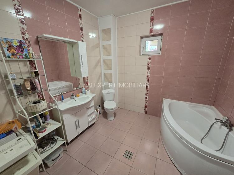 Casa in cart. 23 August, constructie 2012, supra. 250mp, mob/utilata. - 11