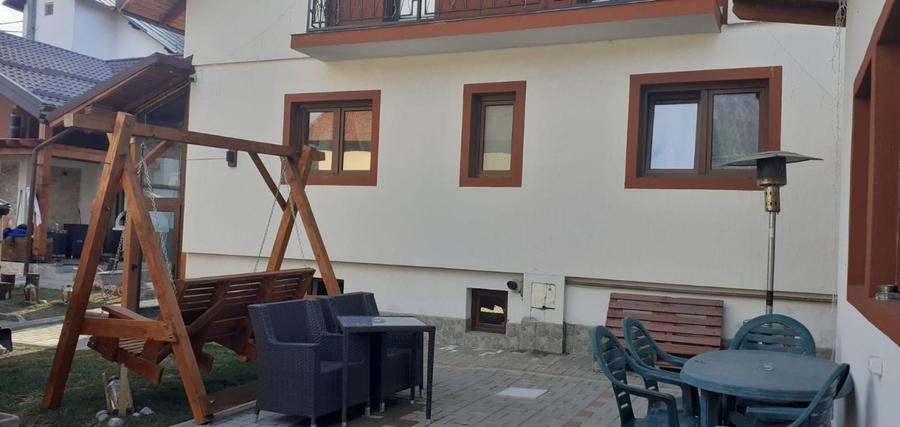Apartament cu trei camere  in vila  ,Busteni