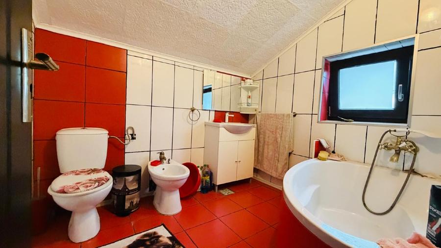 Vând casă modernă(An 2019) Curte uriașă 1267 mp cu facilități deosebite 220000 E