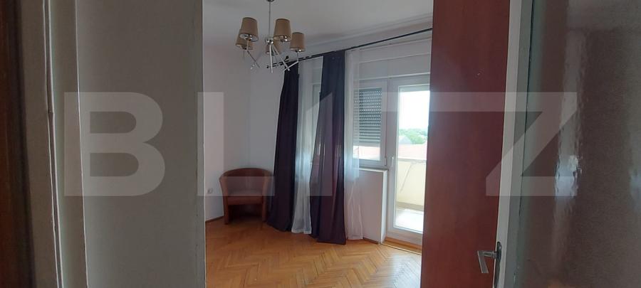 Apartament 3 camere, 114.67 mp, etaj intermediar, zonă Centrală