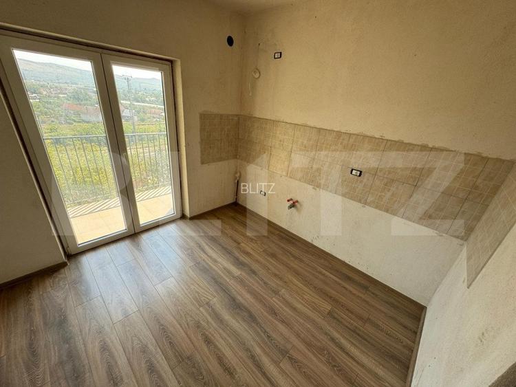 Apartament Scara Interioara, 3 camere, 80 mp, Curte de 145 mp, Garaj, Micro - 5