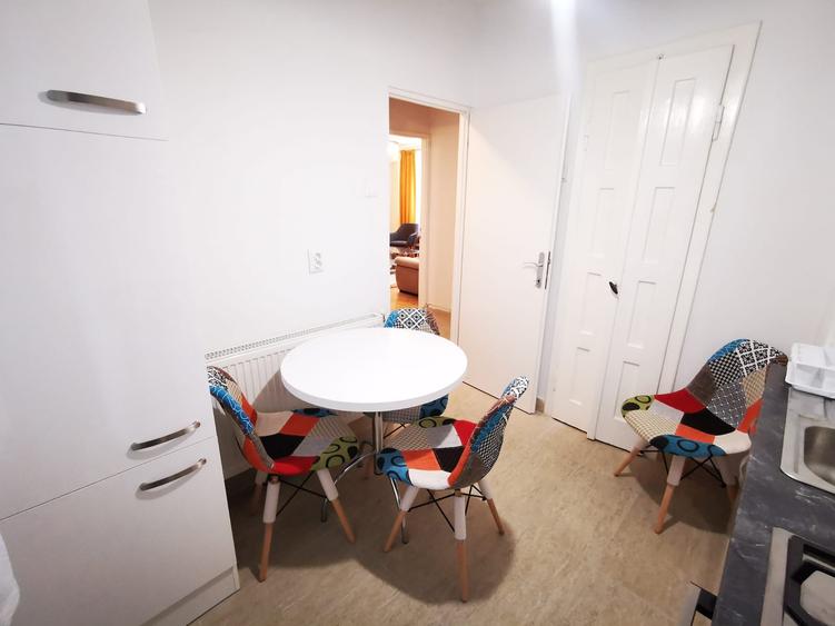 De inchiriat apartament 3 camere – zona Centrala