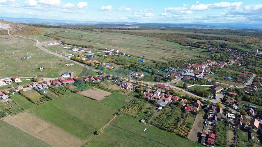 Casa de vanzare EXCLUSIVITATE, teren 1439 mp , Bihor