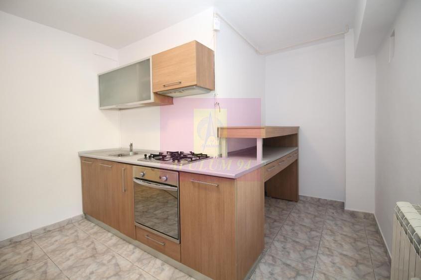 Apartament cu 3 camere de vânzare Decebal adiacent