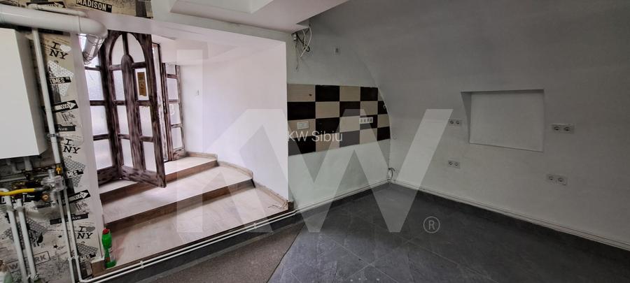 Spatiu comercial ultracentral, curte si loc de parcare - 3