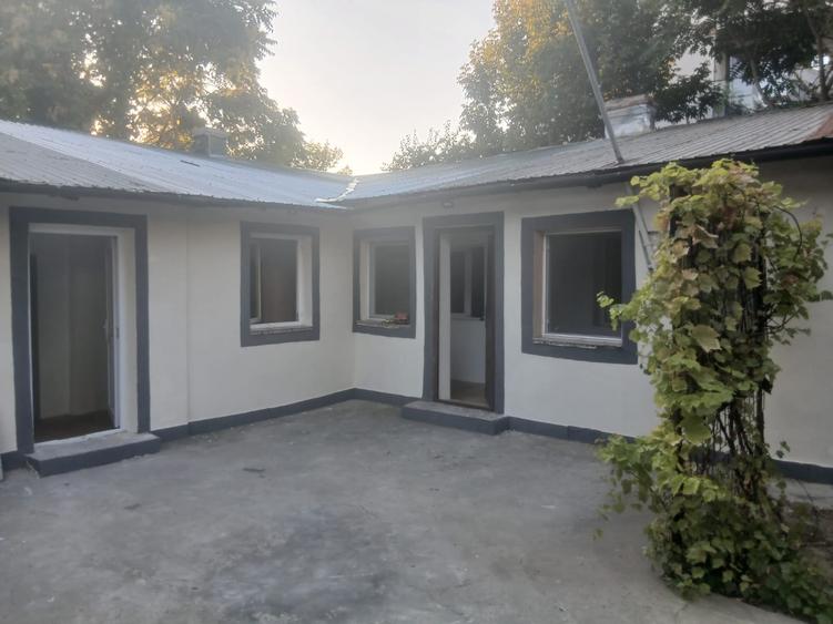Mihai Bravu Inchiriez casa 4 cam nemobilata recent renovata