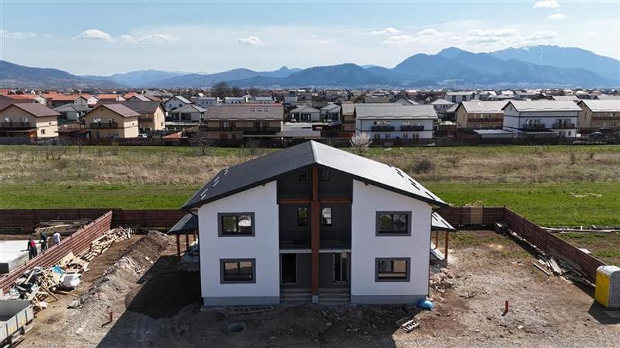 Duplex de vanzare, toate utilitatile, incalzire in pardoseala, Izvor, Brasov