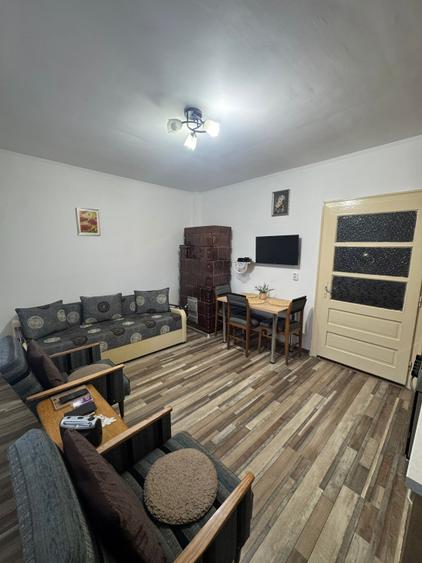 Casă 3 camere + 40 ari teren, zonă centrală Târgu Lăpuș