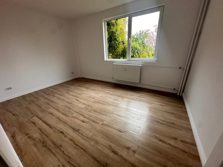 Lacul Tei. 3 camere renovat complet