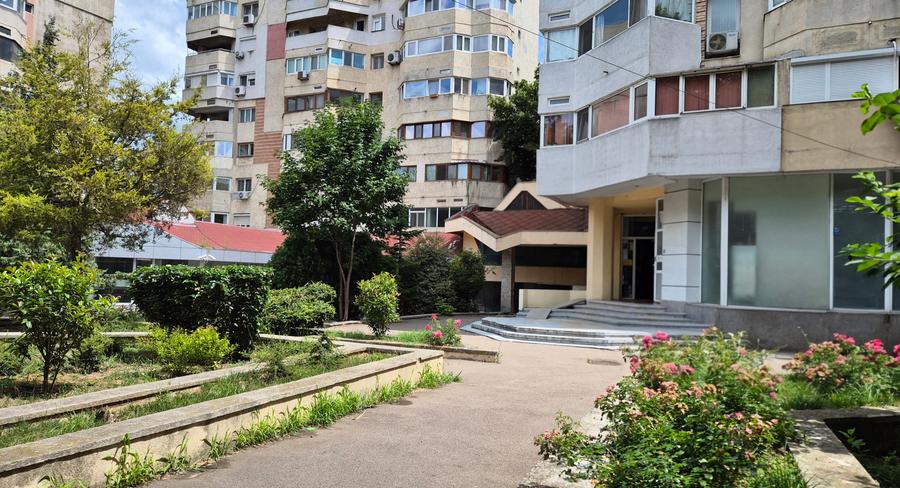 Spatiu comercial de vanzare - 188 mp, str. Mircea cel Batran (stradal)