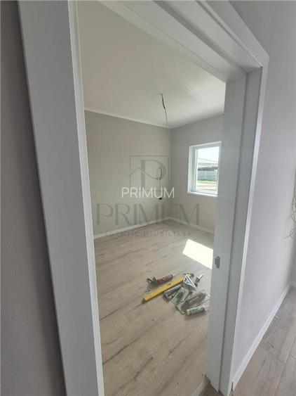 DUPLEX INDIVIDUAL -   Despartit prin camera Tehnica  - bucatarie inchisa -  2 Fr - 18
