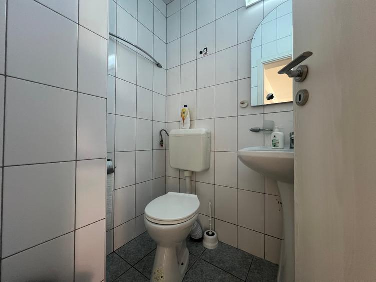 Spatiu birou - 4 camere - inchiriere - Mitropolie-Piata Unirii