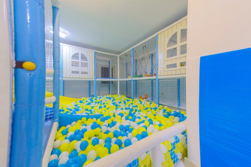 SPAȚIU COMERCIAL + AFACERE LA CHEIE | 165 MP | Zona Centrală cu VAD |