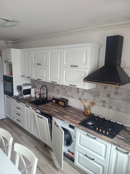 Apartament 2 camere decomandat etaj 3 pe MIhai Stamatin Carter Tei