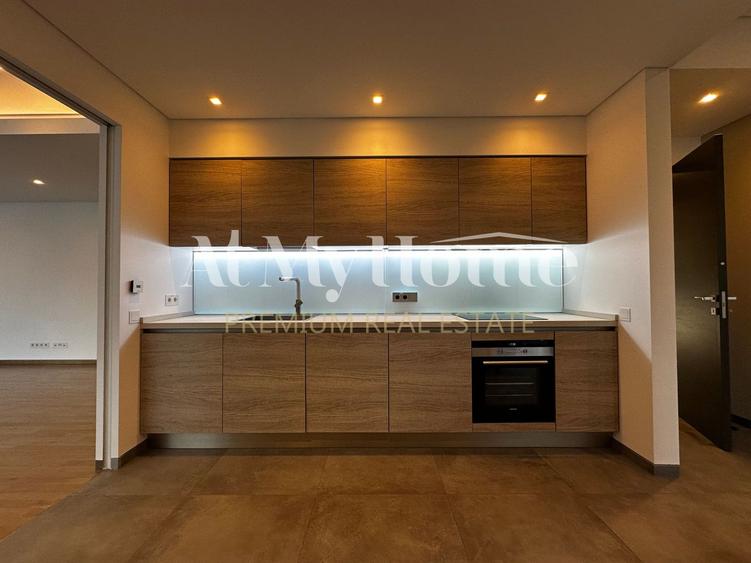 Apartament MODERN cu 4 camere, mobilat partial,finisaje lux, parcare,80mp terasa