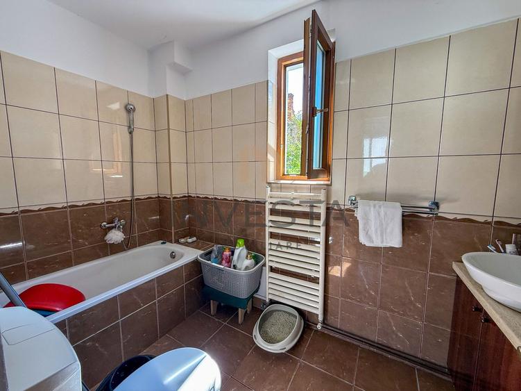 Apartament in vila, etajul 1, Zona Pasapoarte! Garaj inclus in pret!