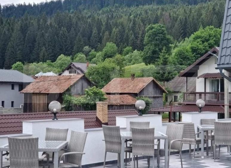 Vânzare pensiune, 12 camere, 620 mp, zona Gura Humorului-Voroneț
