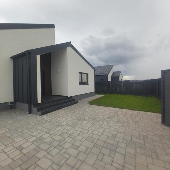 Casă premium pe parter | 110 mp utili | Teren 500 mp | Cartier Izvor – Tărlungen